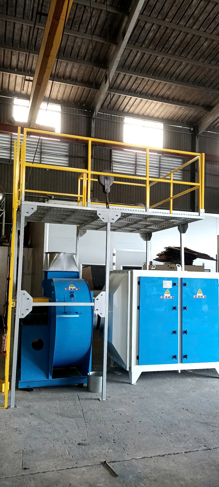 Xử lý bụi sơn ướt bằng màng nước